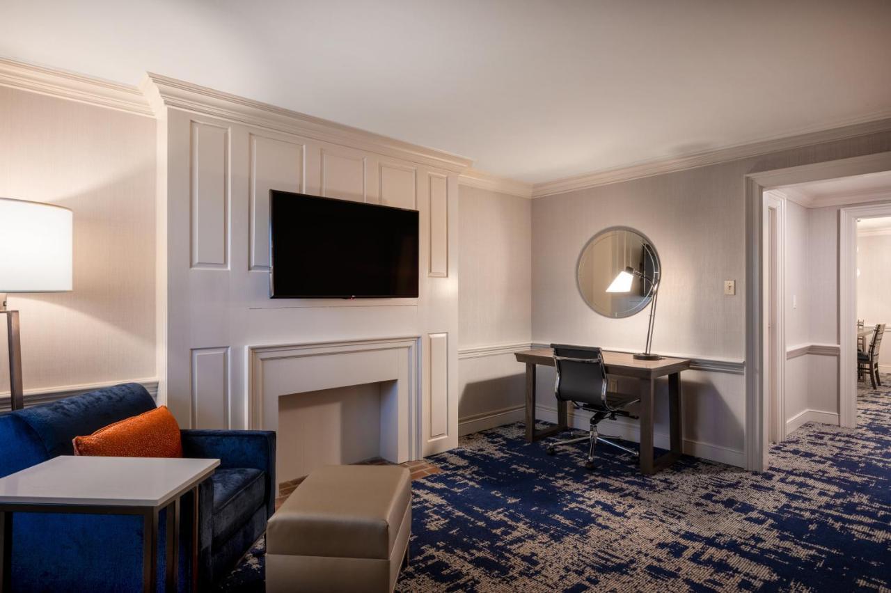 Crowne Plaza Albany - The Desmond Hotel Dış mekan fotoğraf